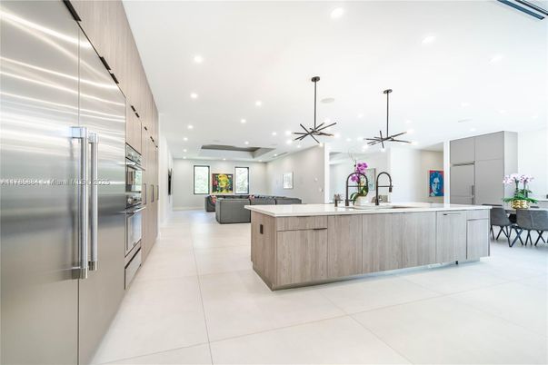 Interior, Kitchen, Living room, Pendant Lights, Recessed Lighting, Stainless Steel Appliances