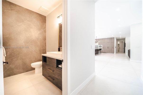 Bathroom, Interior, Pendant Lights, Recessed Lighting