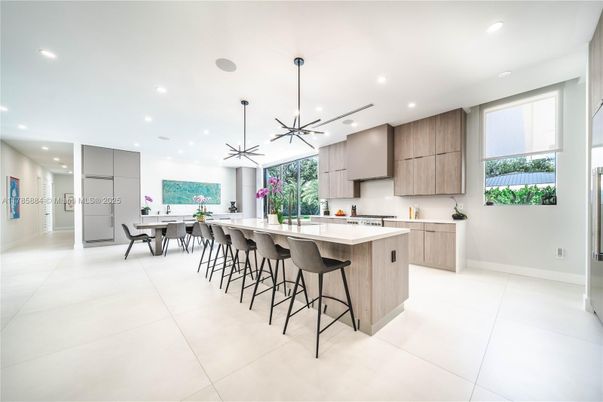 Dining room, Interior, Kitchen, Pendant Lights, Recessed Lighting