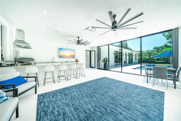 Dining room, Interior, Pendant Lights, Recessed Lighting