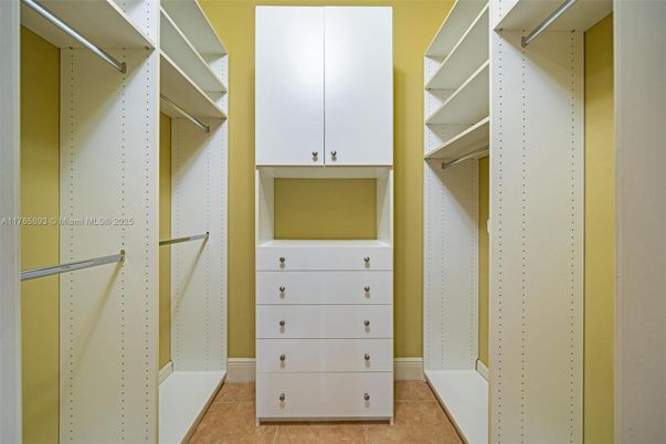 Interior, Walk-in Closets