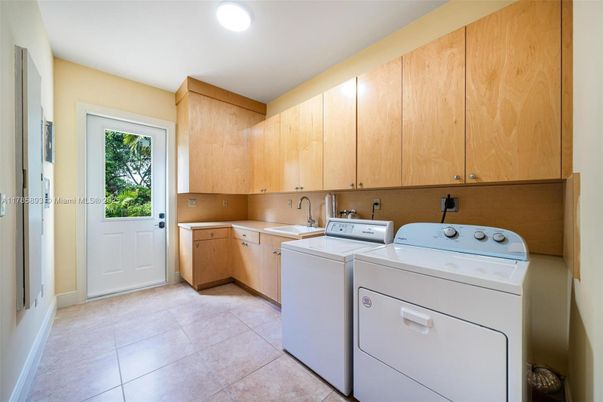 Interior, Recessed Lighting, Washer