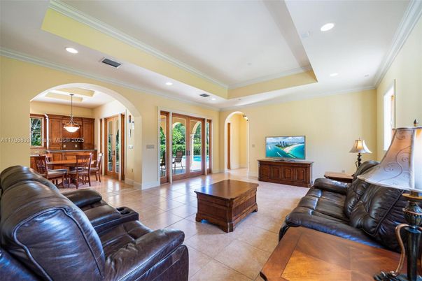 Dining room, Interior, Living room, Pendant Lights, Recessed Lighting