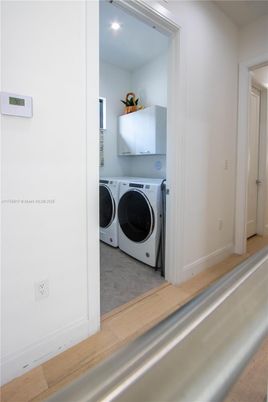 Interior, Recessed Lighting, Washer, Wood Texture Flooring