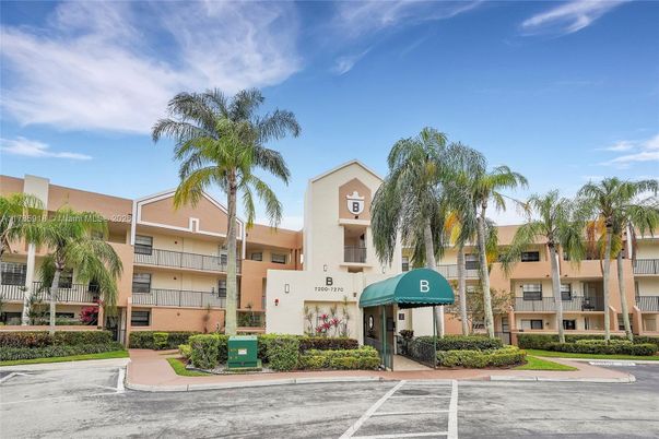 Exterior, Facade, Condo Building