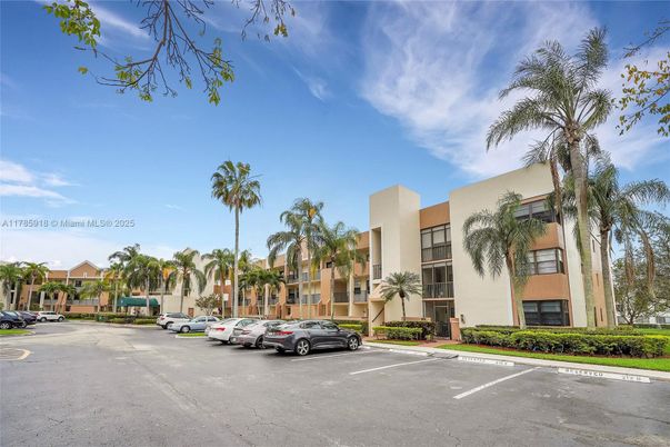 Exterior, Facade, Condo Building