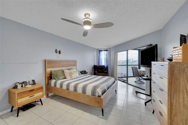 Bedroom, Interior, Water