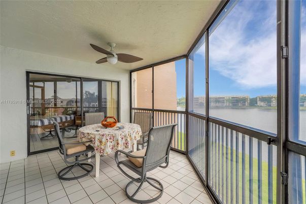 Dining room, Interior, Sun Room, Water