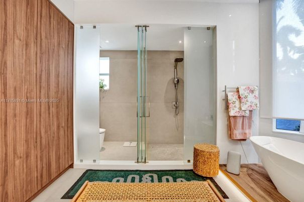 Bathroom, Free Standing Baths, Glass Shower, Interior, Recessed Lighting