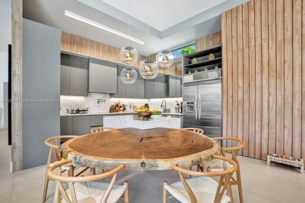 Dining room, Interior, Kitchen, Pendant Lights, Stainless Steel Appliances
