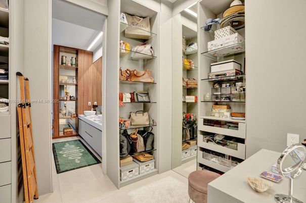 Interior, Walk-in Closets