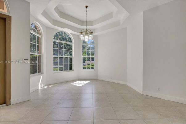 Empty room, Interior, Pendant Lights