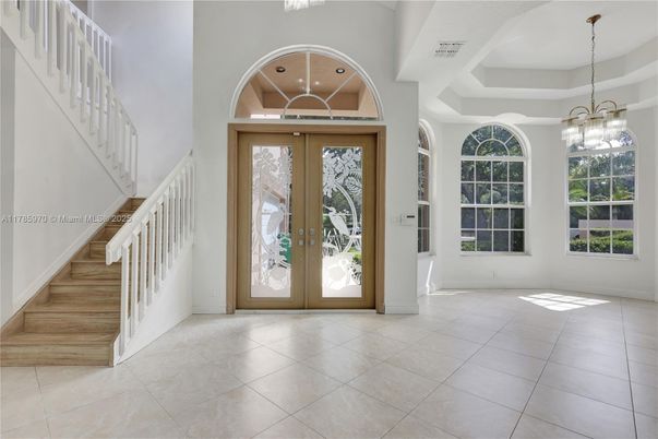 Chandelier, Interior, Pendant Lights