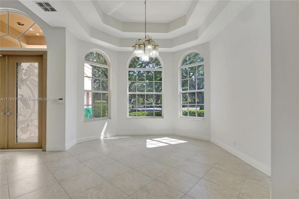 Empty room, Interior, Pendant Lights