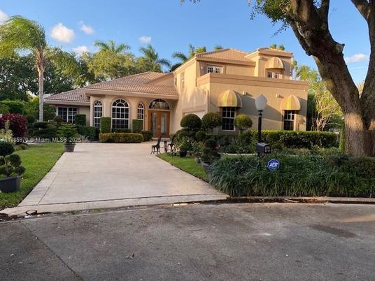 Backyard, Exterior, Facade, Mediterranean
