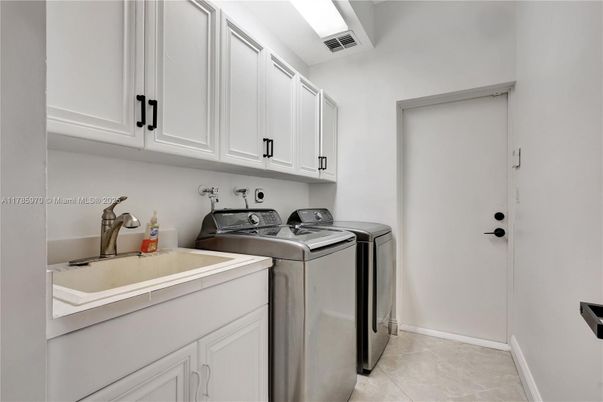 Interior, Washer