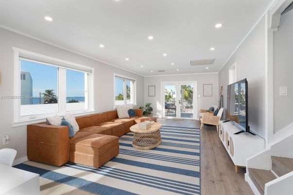 Interior, Living room, Recessed Lighting, Water, Wood Texture Flooring