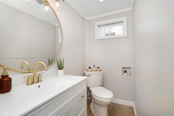 Bathroom, Interior, Recessed Lighting, Wood Texture Flooring