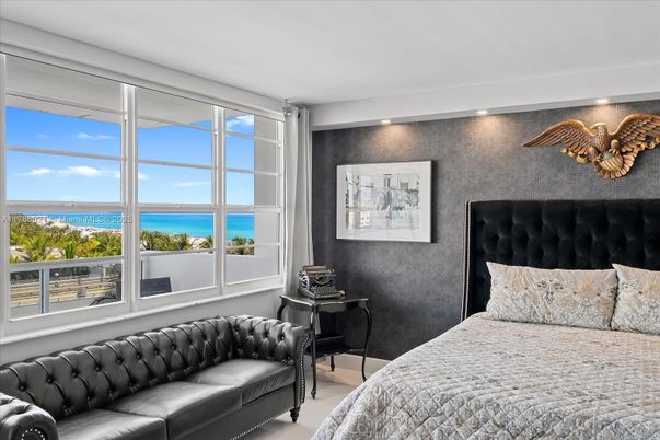 Bedroom, Interior, Recessed Lighting, Water