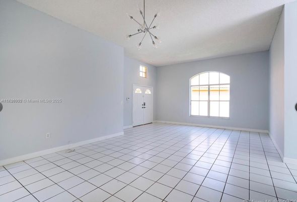 Empty room, Interior, Pendant Lights