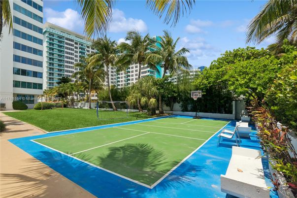 Exterior, Tennis Courts