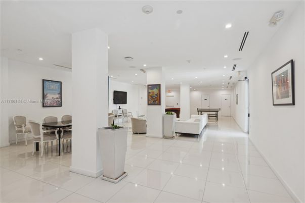 Dining room, Interior, Living room, Recessed Lighting