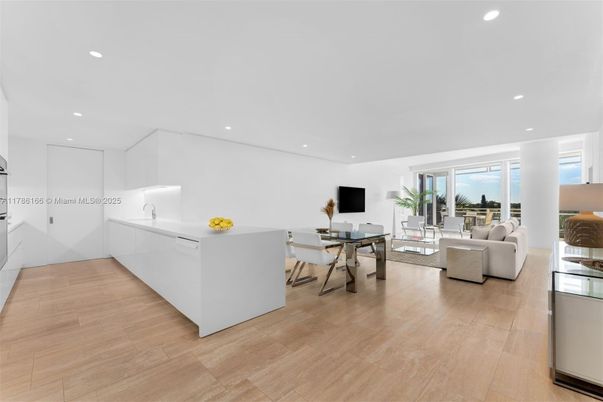 Dining room, Interior, Kitchen, Living room, Recessed Lighting, Wood Texture Flooring