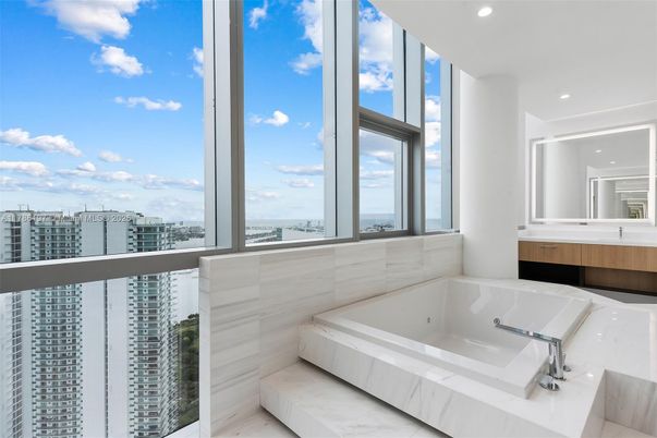Bathroom, Interior, Recessed Lighting, Water