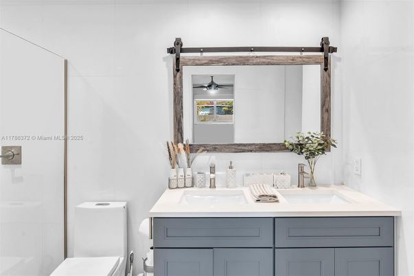 Bathroom, Dual Sink Vanities, Interior