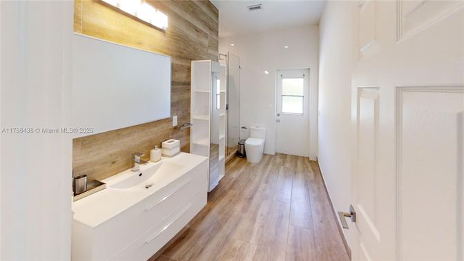 Bathroom, Dual Sink Vanities, Interior, Wood Texture Flooring