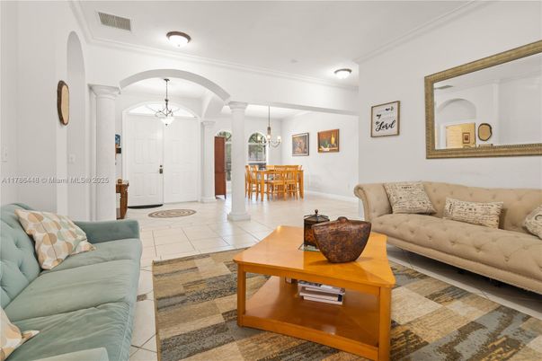Dining room, Interior, Living room, Pendant Lights