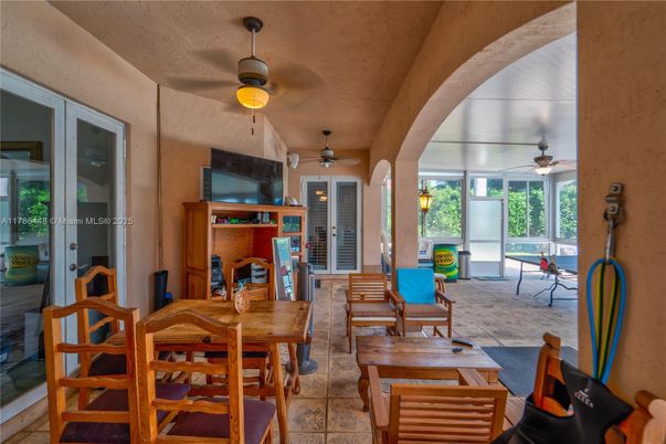 Dining room, Interior