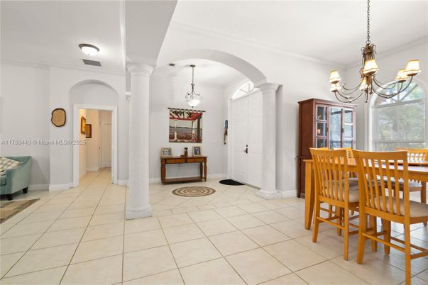 Chandelier, Dining room, Interior, Pendant Lights