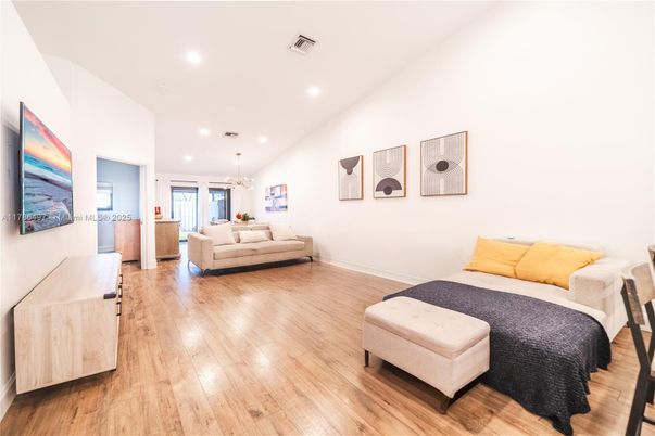 Bedroom, Interior, Living room, Pendant Lights, Recessed Lighting, Wood Texture Flooring