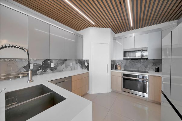 Interior, Kitchen, Stainless Steel Appliances