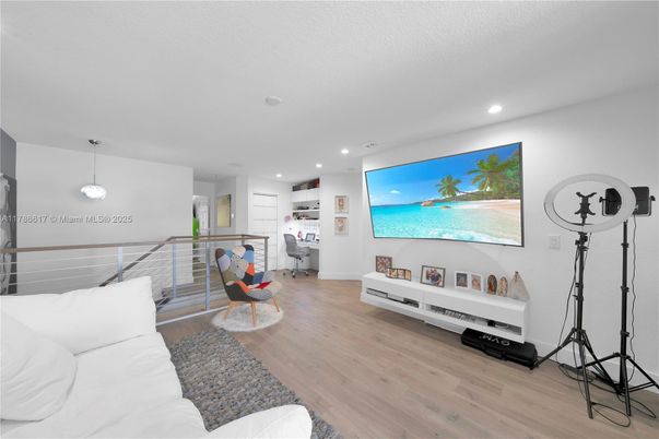 Interior, Living room, Pendant Lights, Recessed Lighting, Wood Texture Flooring