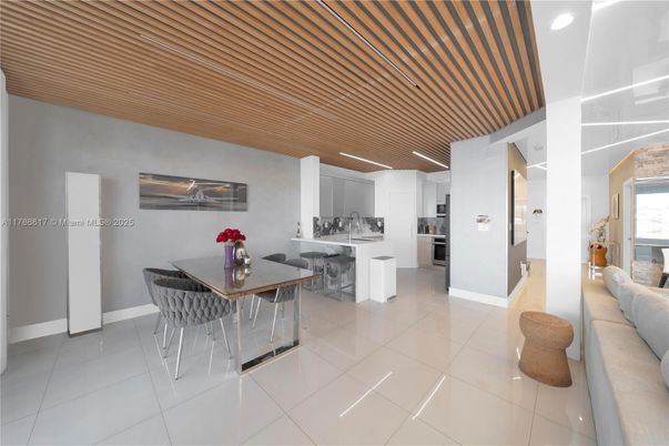 Dining room, Interior, Kitchen, Recessed Lighting