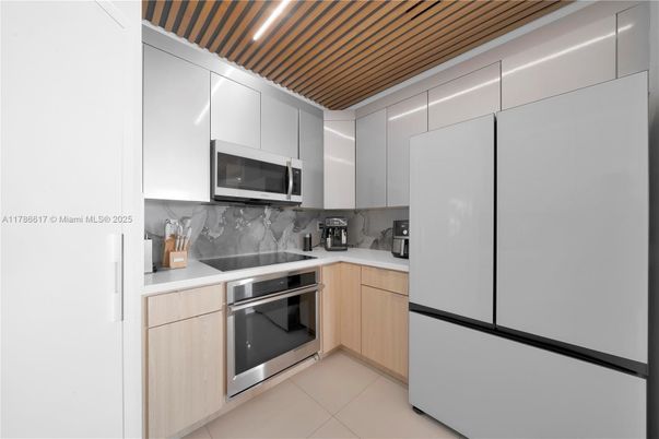 Interior, Kitchen, Stainless Steel Appliances