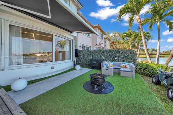 Backyard, Exterior, Water