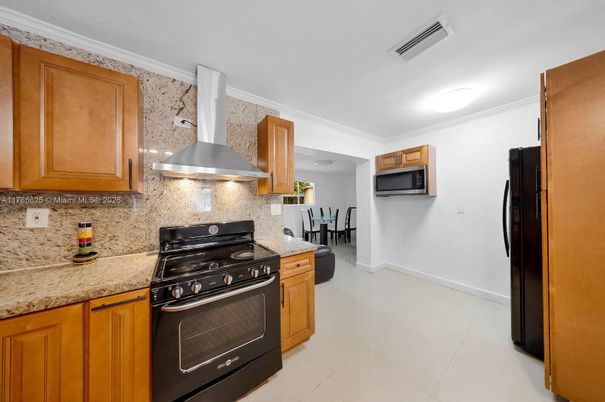 Dining room, Interior, Kitchen, Stainless Steel Appliances