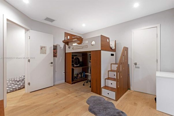 Interior, Recessed Lighting, Wood Texture Flooring