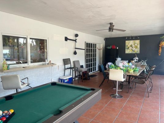 Billiard Table, Game Room, Interior
