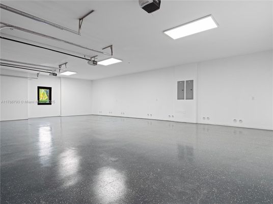 Empty room, Garage, Interior