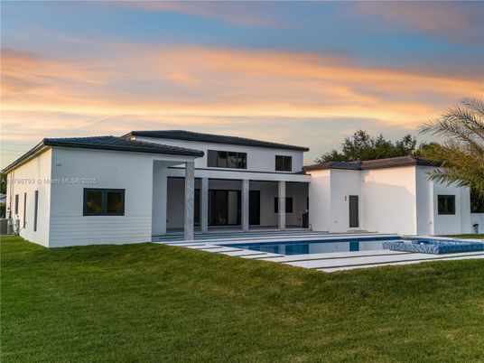 Backyard, Exterior, Pool