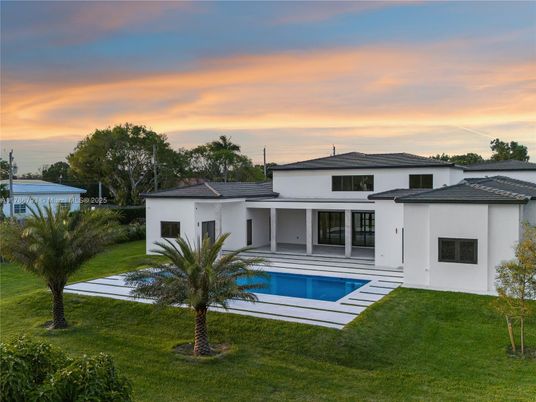 Backyard, Exterior, Pool