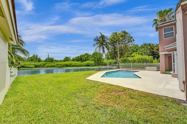 Backyard, Exterior, Pool, Water