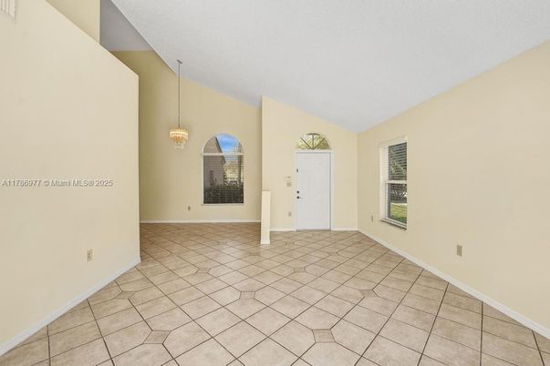 Empty room, Interior, Pendant Lights