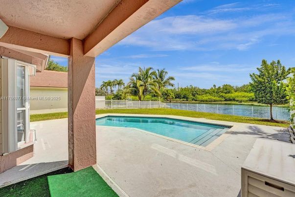 Exterior, Pool, Water