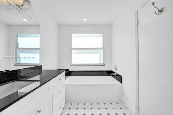 Bathroom, Interior, Recessed Lighting