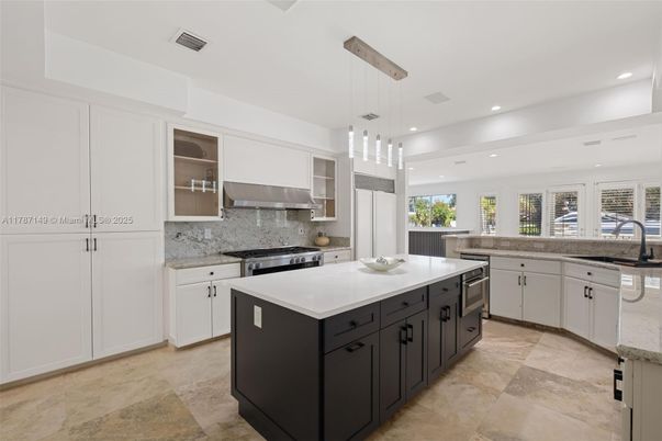 Interior, Kitchen, Pendant Lights, Recessed Lighting, Stainless Steel Appliances
